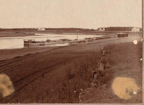 Коломна. Впадение реки Москвы в р. Оку около Голутвинского монастыря.